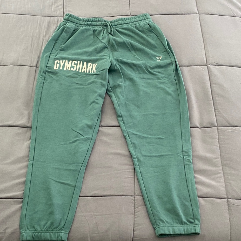 NWOT - New Men’s Cracked Graphic Jogger Pants Medium